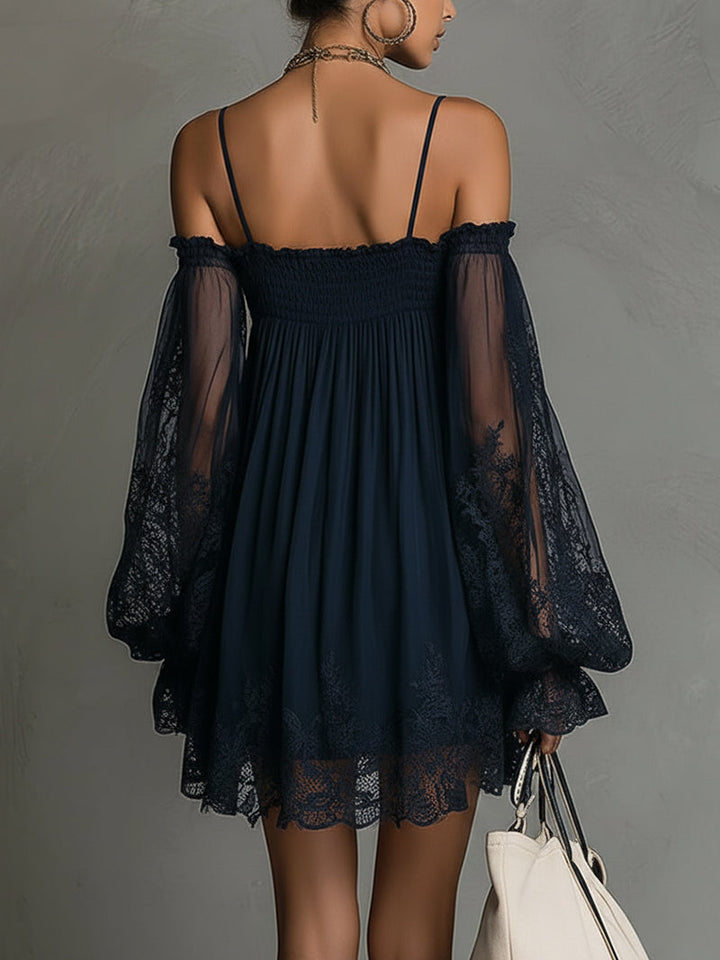 Noemi | Robe mini en chiffon bleu marine avec décolleté off-shoulder