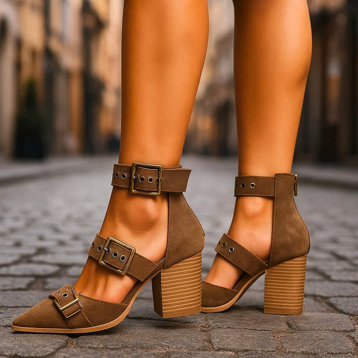 RAVYN RAE TALONS EN SUÉDINE