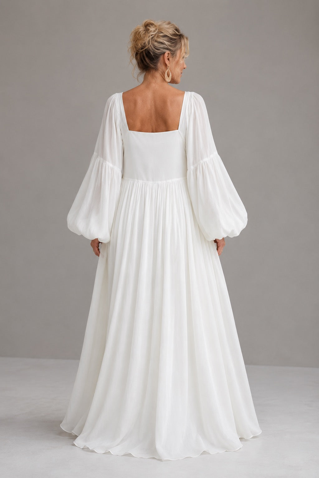 Robe Maxi à Manches Bouffantes et Décolleté Carré Caroline