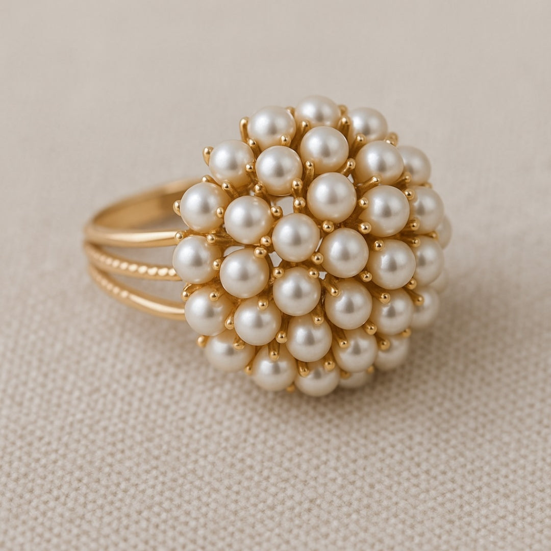Bague en Or avec Perles Incrustées Élégante