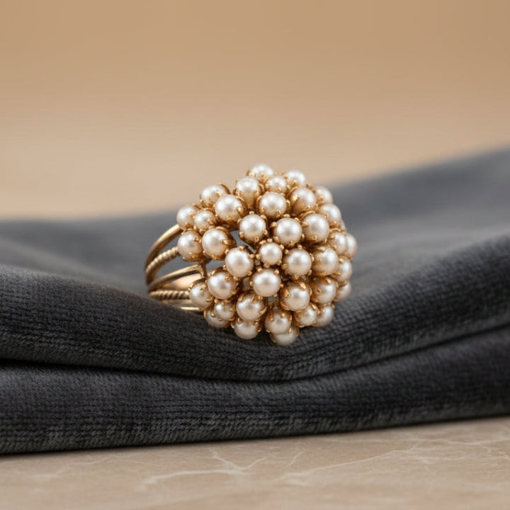 Bague en Or avec Perles Incrustées Élégante