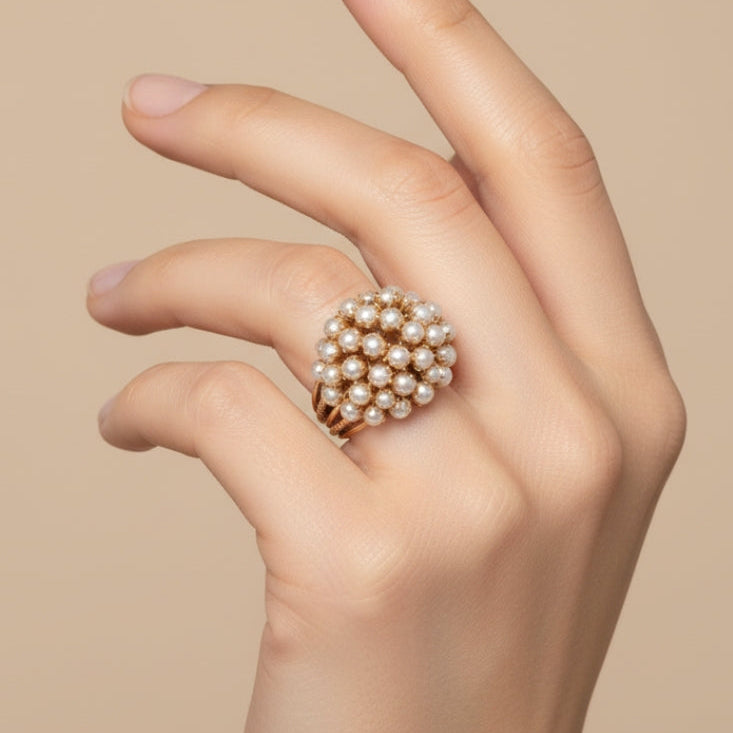 Bague en Or avec Perles Incrustées Élégante