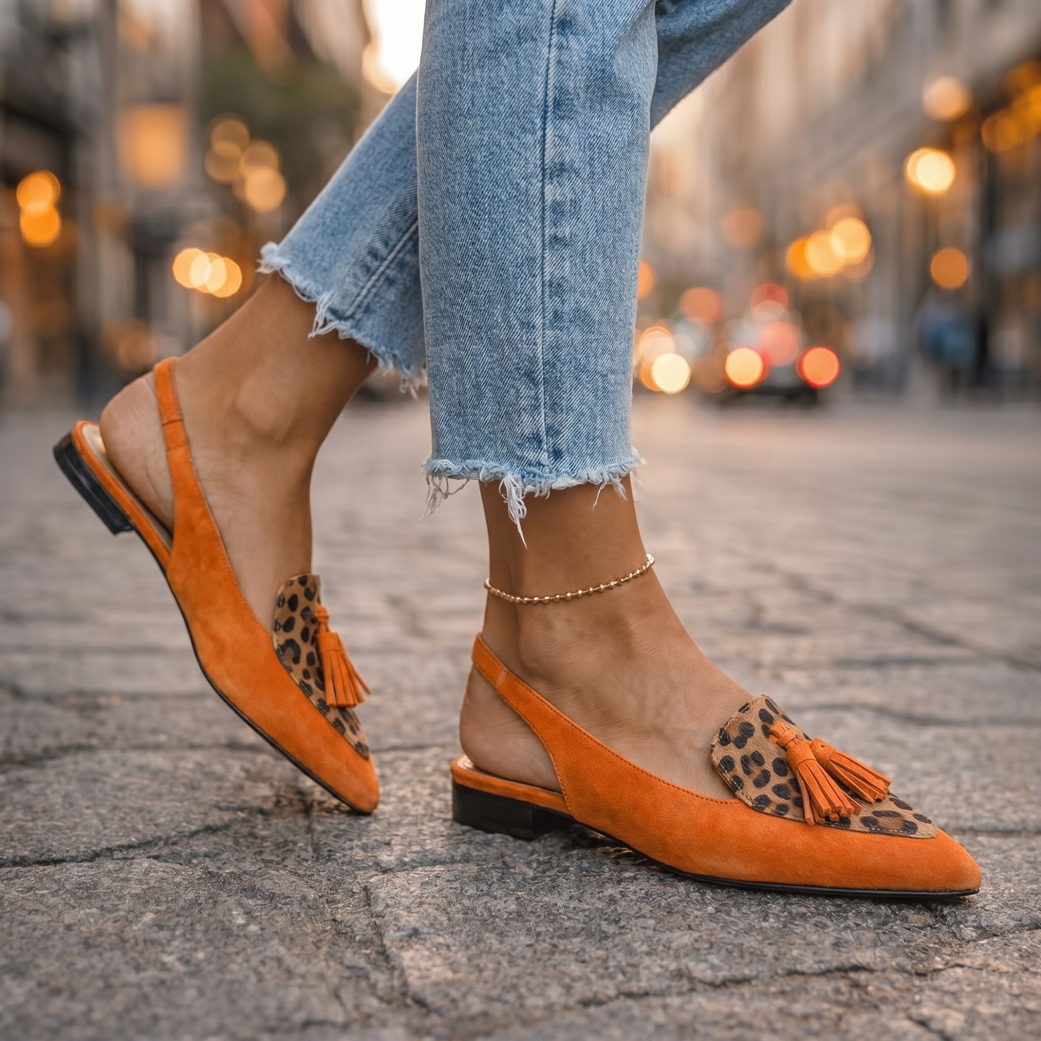Eliza | Sandales avec des brides et des pompons