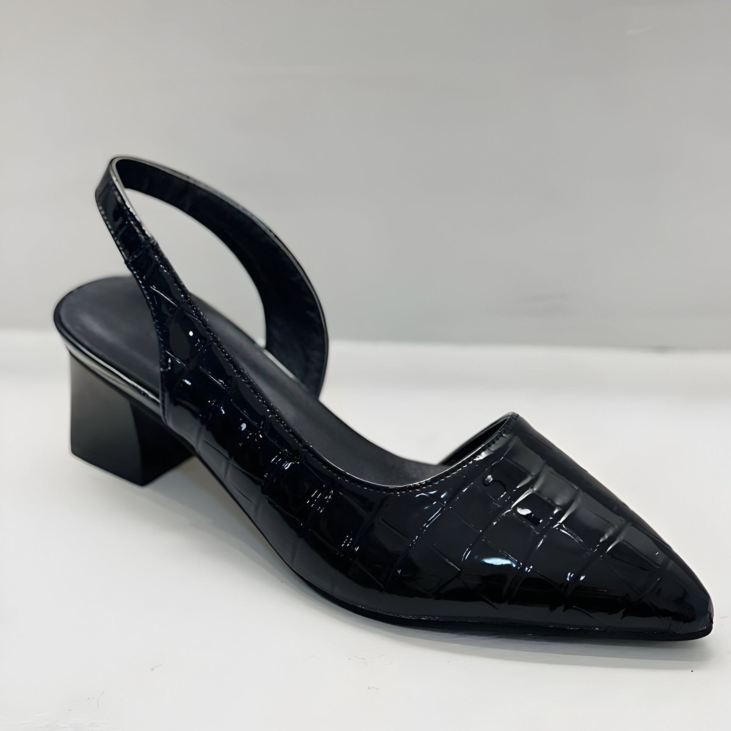Wynn - Chaussures à talons avec bout large