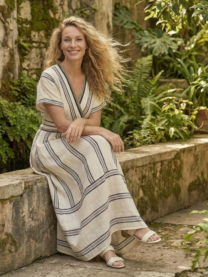 Thalassa | Robe midi à manches courtes et décolleté en V