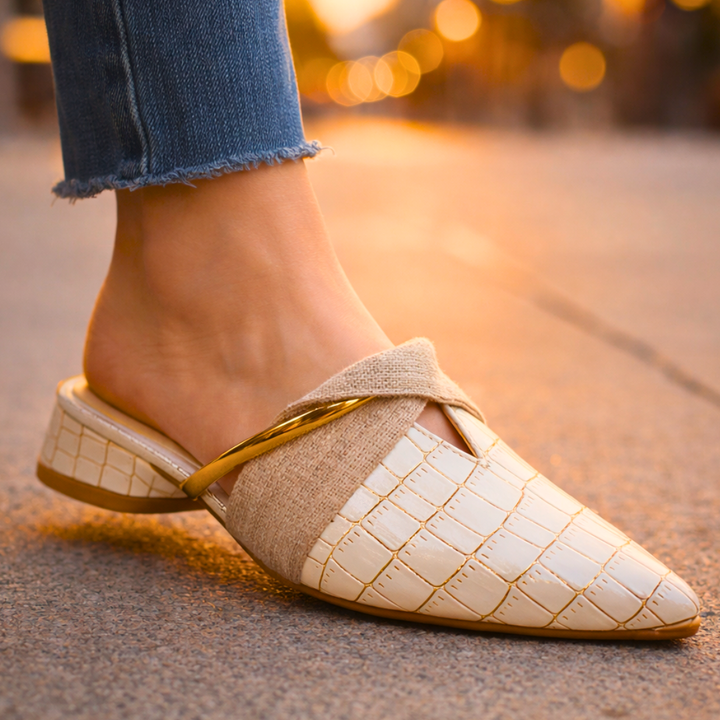Vivette | Mule Pointue avec Accent Doré