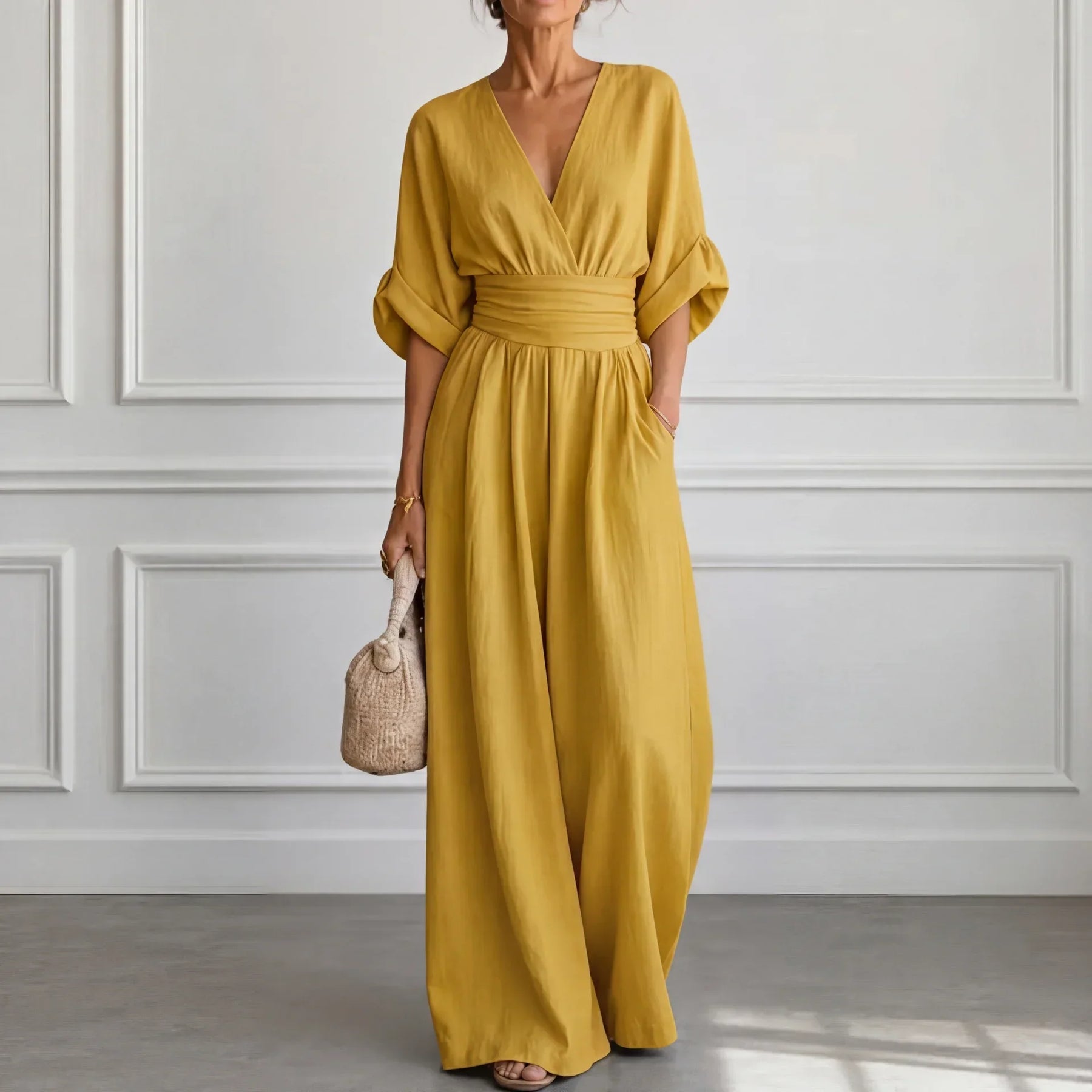 Salopette à jambes larges et décolleté en V