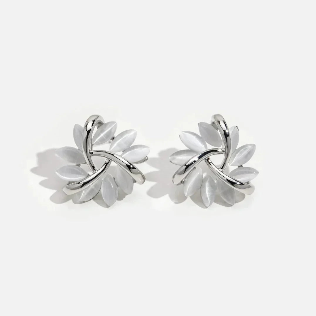 Lara | Boucles d'oreilles créoles avec des pétales d'opale dorés